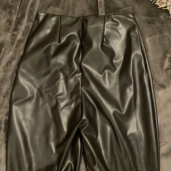 Fabletics Vegan Leather High Waisted Leggings🖤 - Picture 7 of 8